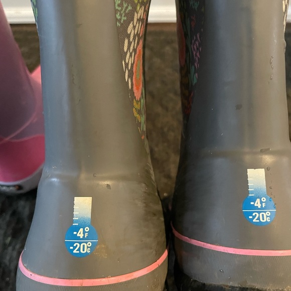 Bogs kids size US 1 - waterproof snow/rain boots - Picture 5 of 5